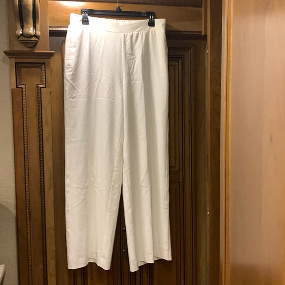 NWOT Vince Camuto White Wide Leg Pull-On Pants Size Medium - Picture 2 of 7